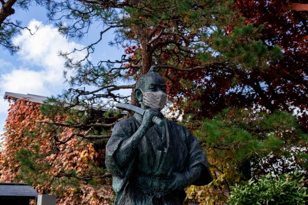 山岡鉄舟像