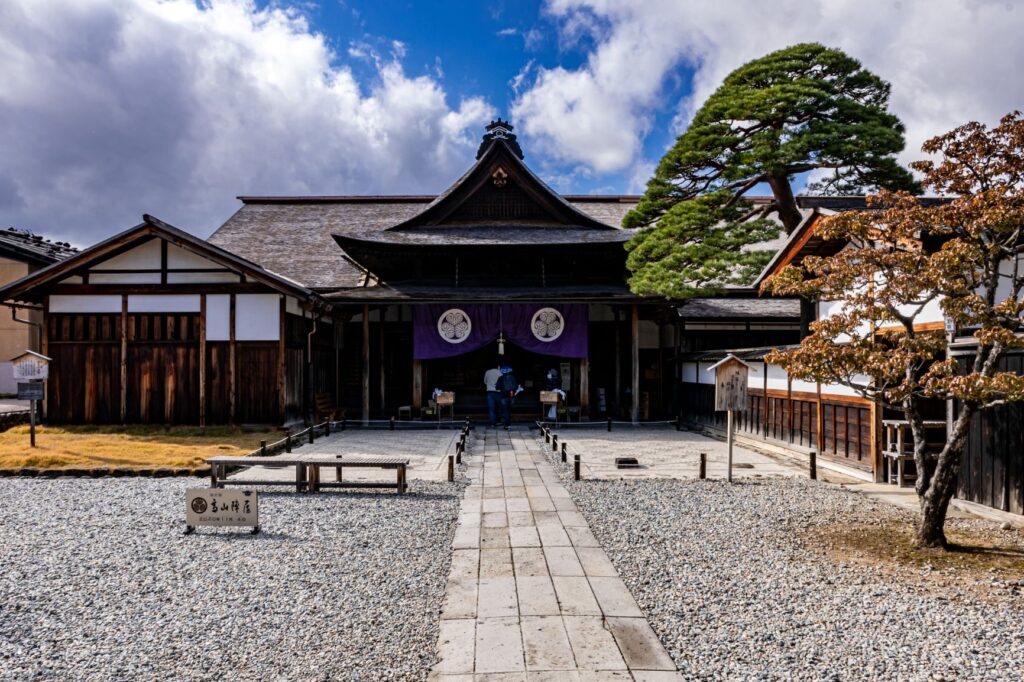 高山陣屋玄関
